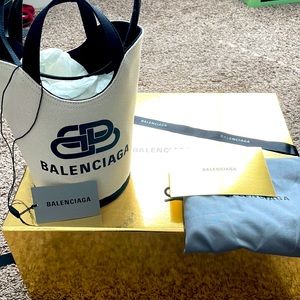 Brand new with tag Balenciaga wave tote XS